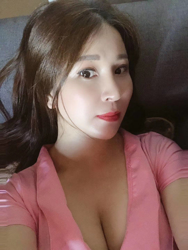 南山区 韵味十足的大奶少妇