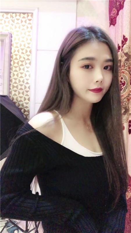 艺名雨中百合，劲爆性感Sao味足